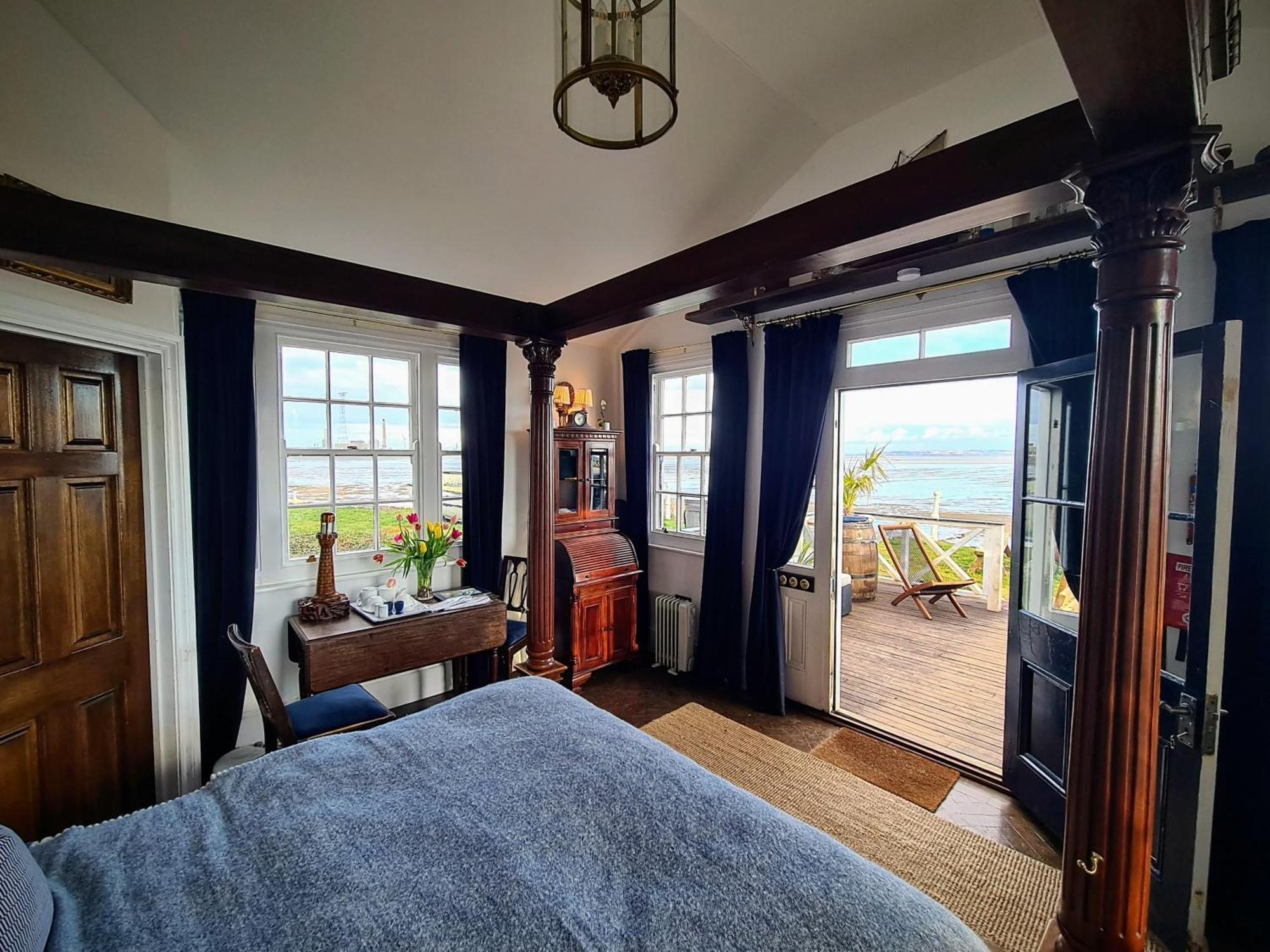 نيوبورت The West Usk Lighthouse Lightkeepers Lodge المظهر الخارجي الصورة